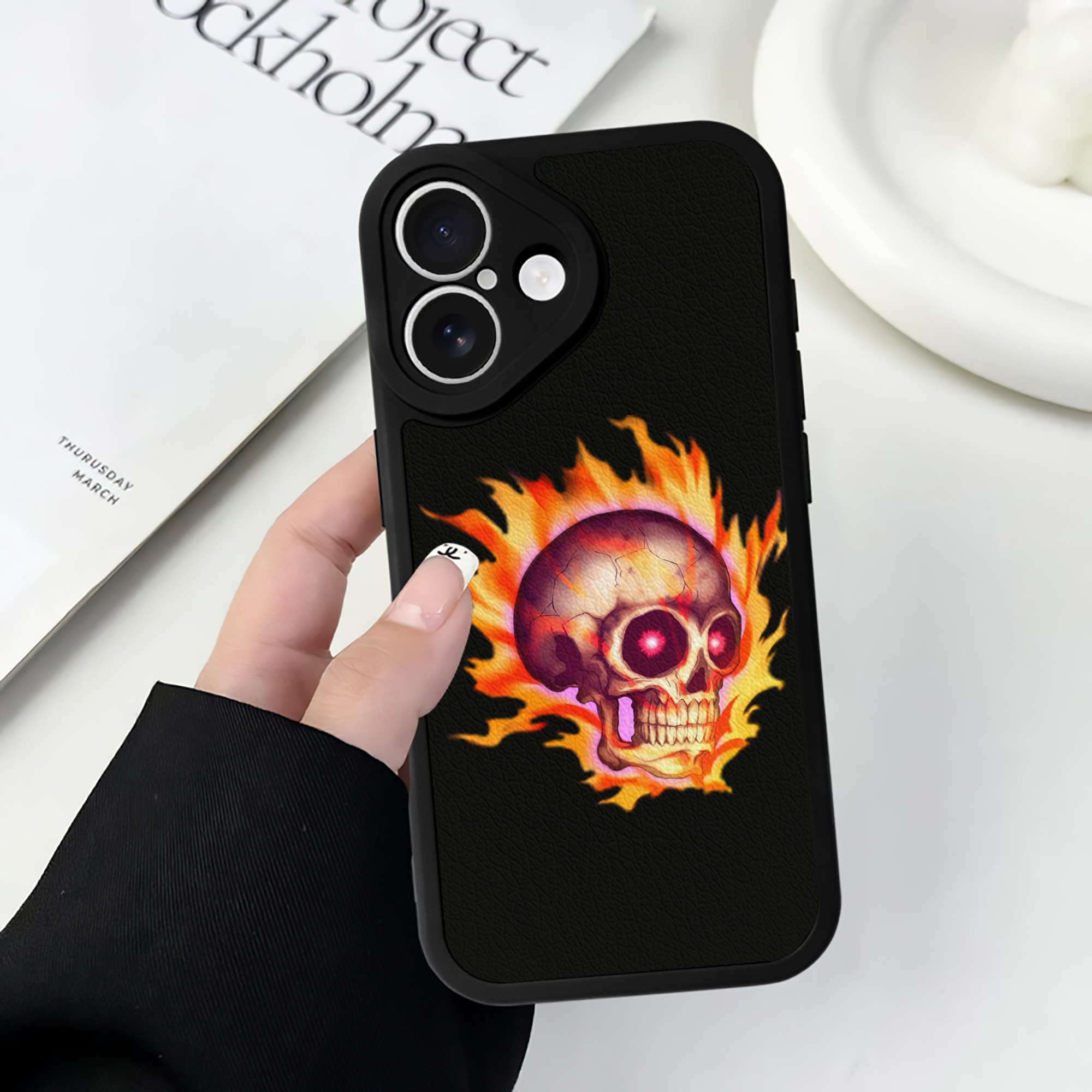 （画像用） 遊☆戯☆王 Yu-Gi-Oh! 【iPhone 16シリーズ対応】シリコンスマホケース（レザー調） 材質：シリコン